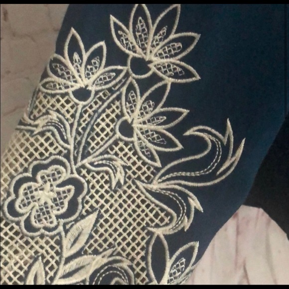 Bohemian boho Listicle shirt. Listicle embroidered boho blouse. Small - Picture 4 of 5